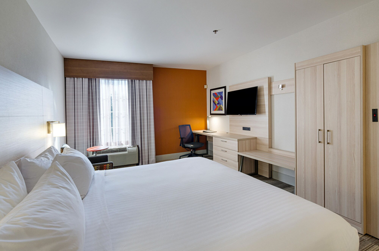 Bedroom 5, Holiday Inn Express LEXINGTON by IHG, Rockbridge