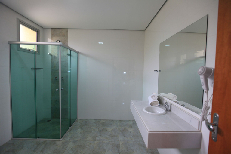 Bathroom 4, Oly Plaza Hotel, Piracicaba