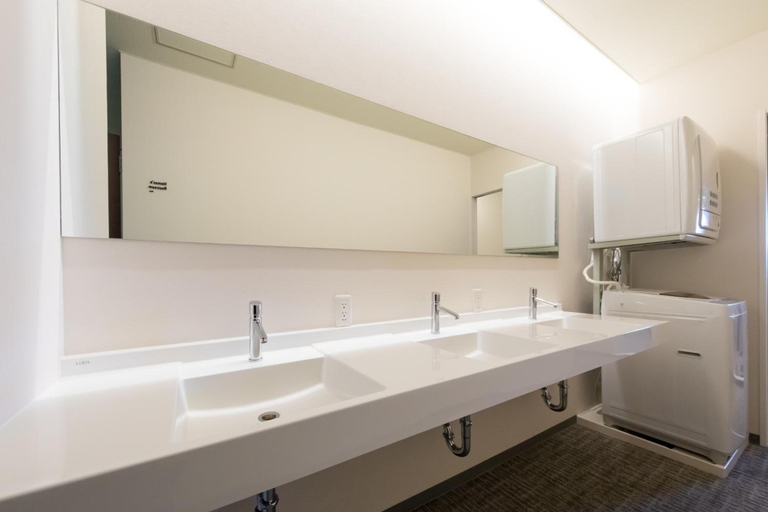 Bathroom 5, Rota Hostel, Osaka