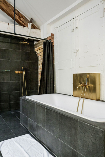 Bathroom 4, Skyline Water Front Penthouse Apartment, London