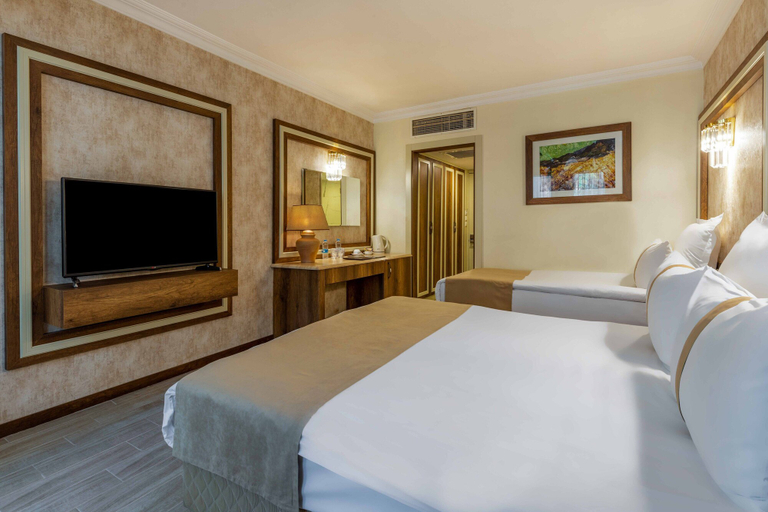 Bedroom 3, Polat Thermal Hotel, Akköy