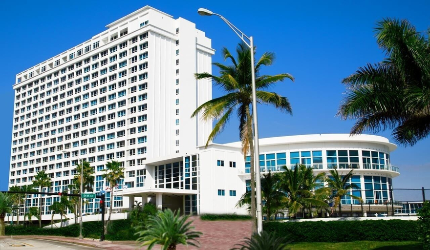 Exterior & Views 2, Castle Beach Club Apartments, Miami-Dade