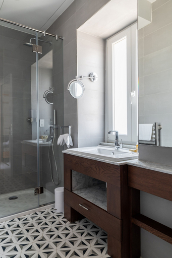 Bathroom 4, MYN in Rabat