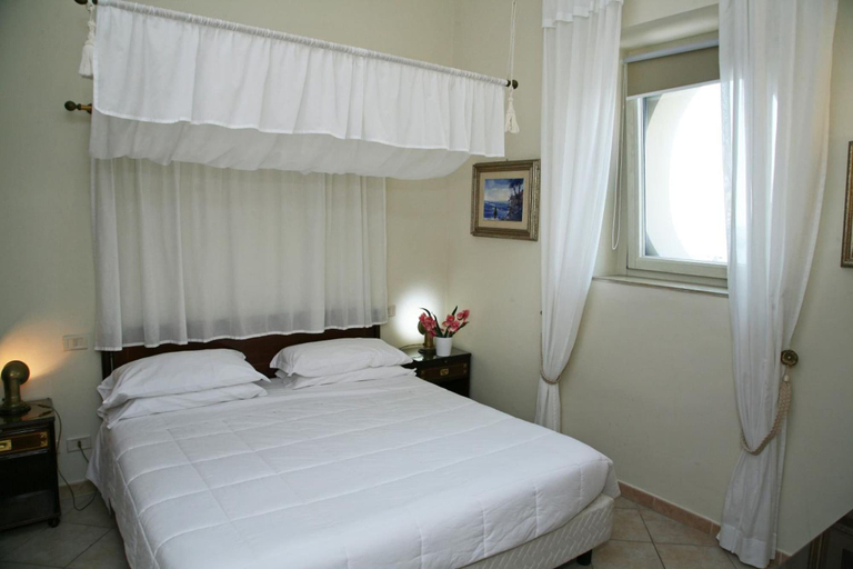 Bedroom 4, Palazzetto Florio, Salerno