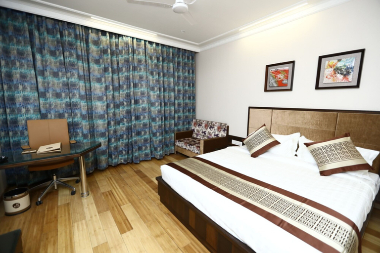Bedroom 3, Hotel 18 Keys, Bhopal