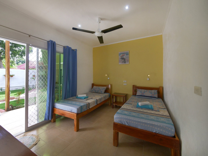 Bedroom 2, Alona Gecko Inn, Panglao