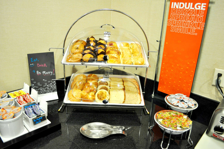 Food & Drinks 5, Hampton Inn & Suites Bay City, TX, Matagorda