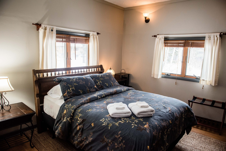 Bedroom 2, Brook Road Cabin, Sullivan