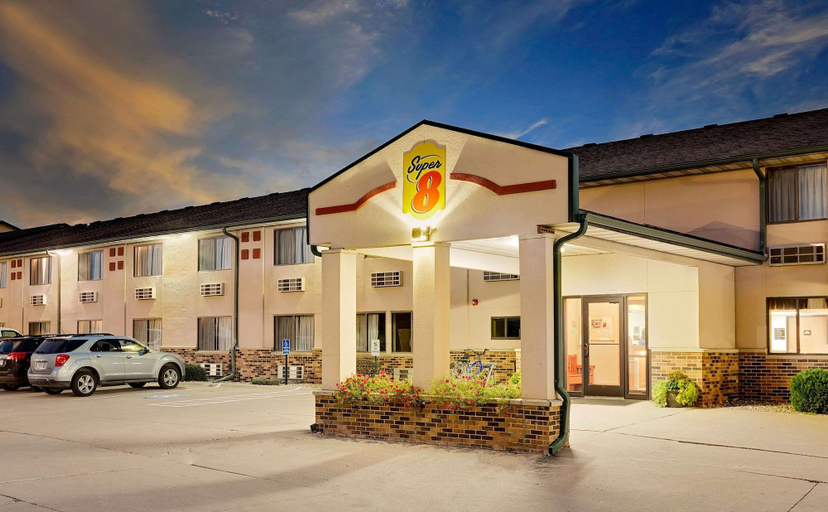 Exterior & Views 2, Super 8 by Wyndham St. James, Watonwan