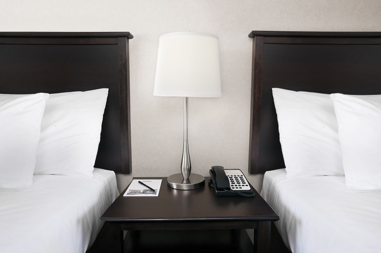 Bedroom 3, Skyline Hotel & Waterpark, Niagara