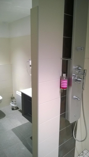 Bathroom 3, Cour du Tonnelier, Bas-Rhin