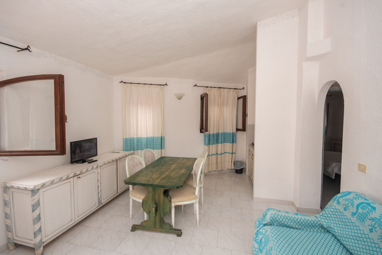 In-room dining, Relaice, Olbia-Tempio