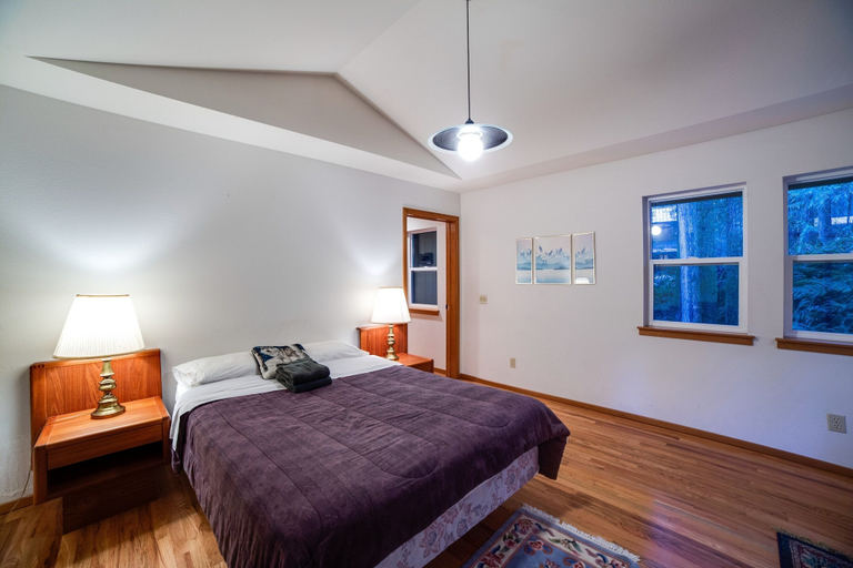 Bedroom 2, 51SL - Ping Pong - Fireplace - D/W - W/D - Sleeps 8, Whatcom