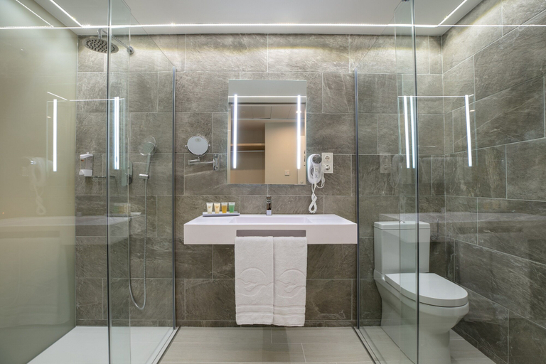 Bathroom 4, The Ibiza Twiins Hotel, Baleares
