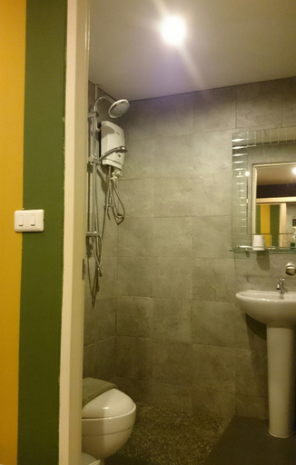 Bathroom 5, Limburi Hometel, Phuket Island