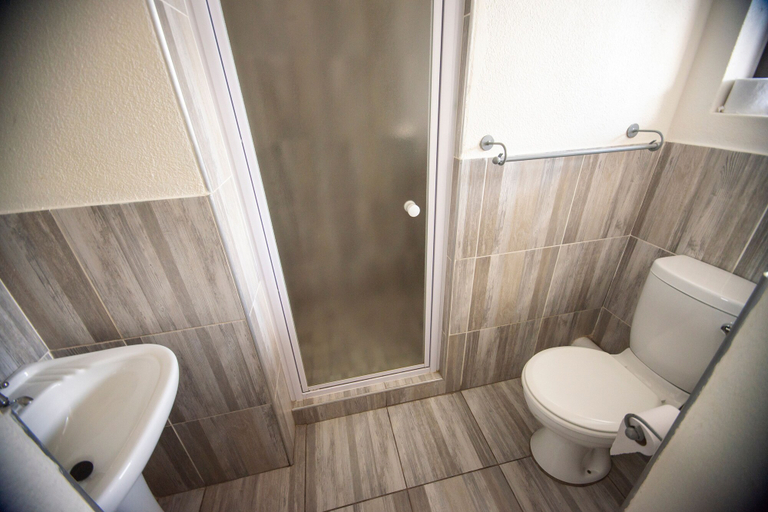 Bathroom 4, Ecomotel Kempton Park, Ekurhuleni