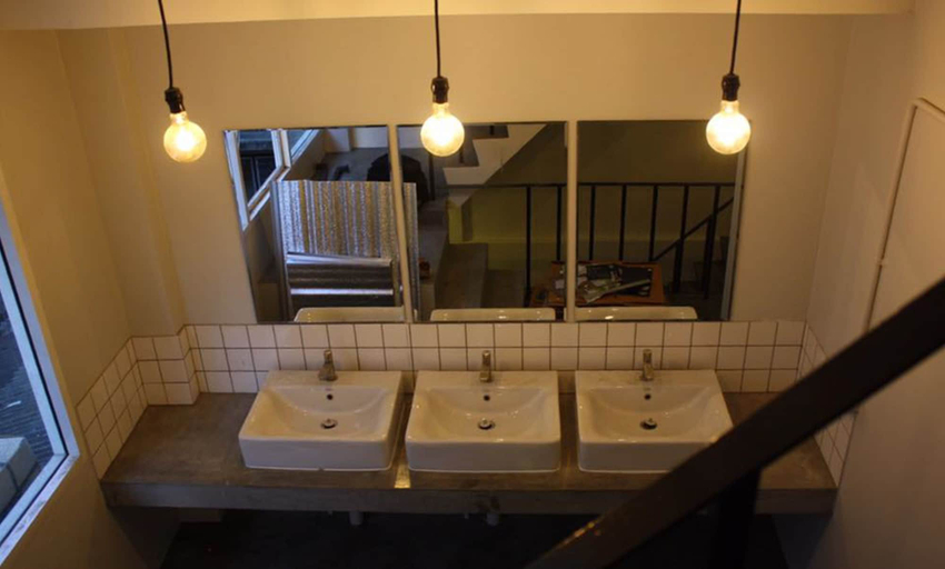 Bathroom 3, Pho Hostel, Phra Nakhon