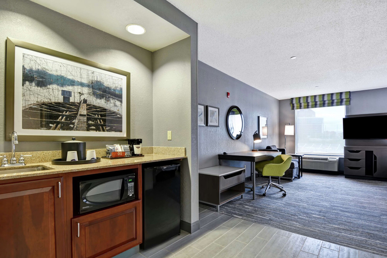 Others 5, Hampton Inn & Suites Newark-Harrison-Riverwalk, Hudson