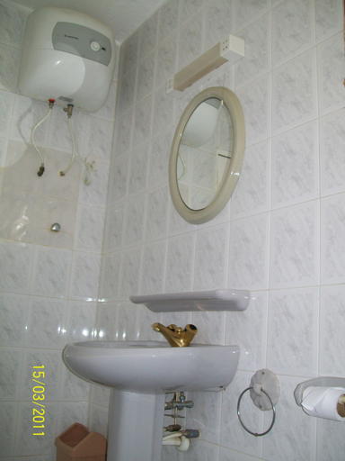 Bathroom 5, Pekan Hotel, Tema
