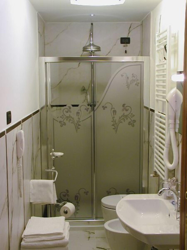 Bathroom 3, Villa Madonna, Trento