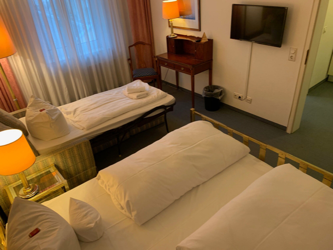 Bedroom 4, Hotel Windsor, Dresden