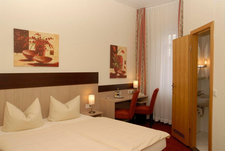 Bedroom 4, Hotel Wuppertaler Hof, Remscheid