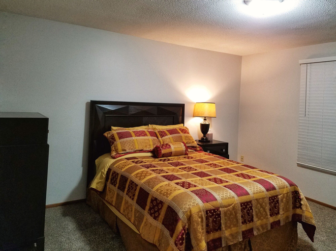 Bedroom 2, Lafayette Townhouse 105, Pulaski