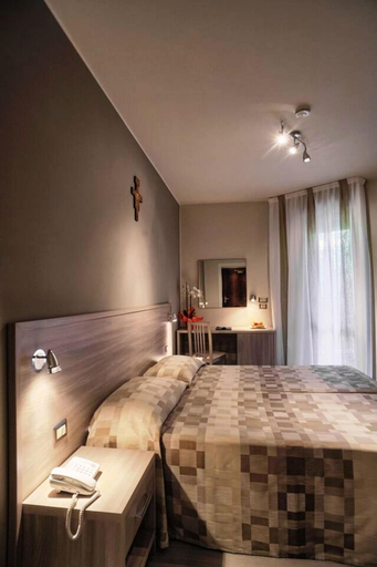 Bedroom 3, Domus Pacis Assisi, Perugia