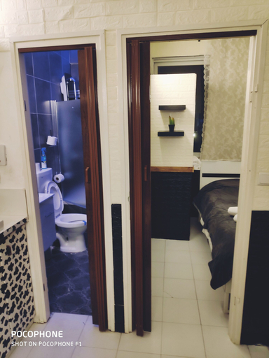 Bathroom 4, Carmel Market Apartments
