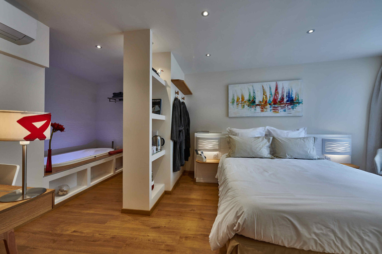 Bedroom 4, Maison de la Garenne & Spa, Morbihan