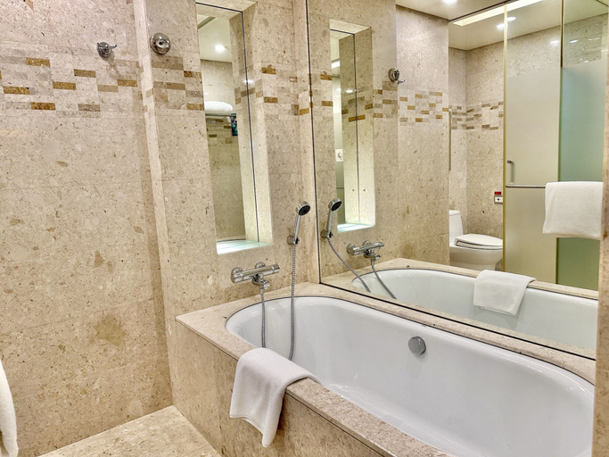 Bathroom 5, Swissotel Foshan, Foshan
