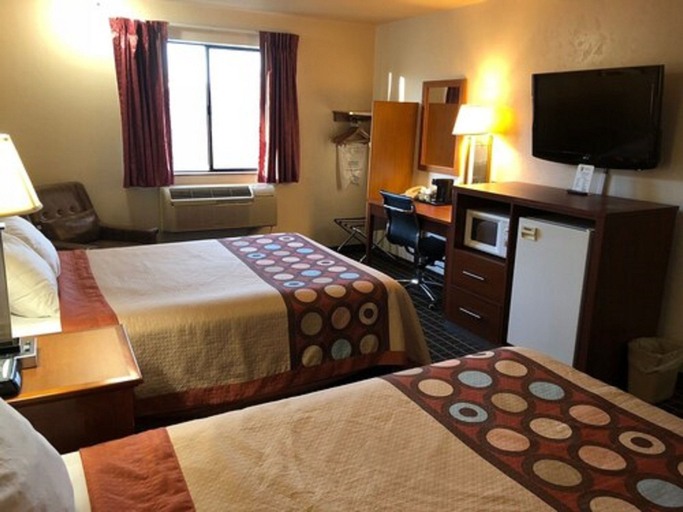 Bedroom 3, Super 8 by Wyndham Klamath Falls, Klamath