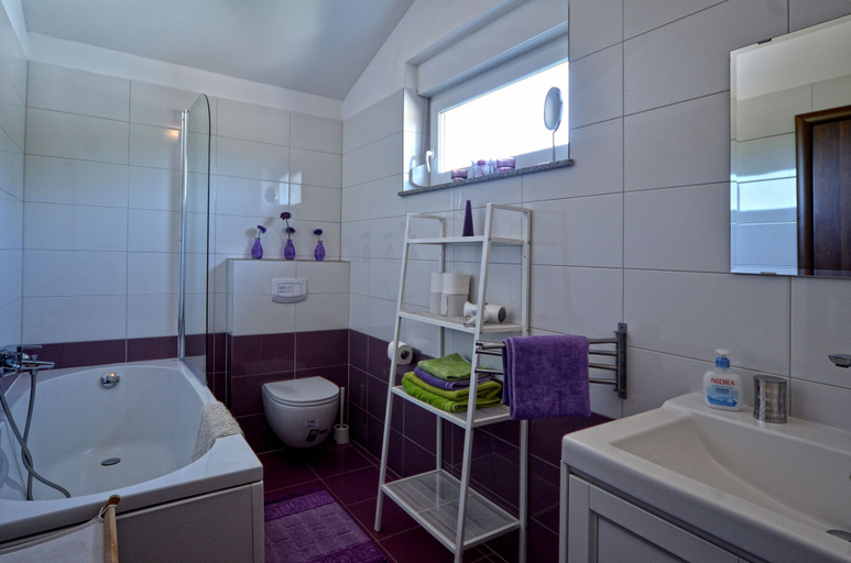 Bathroom 3, Villa Margherita, Kanfanar