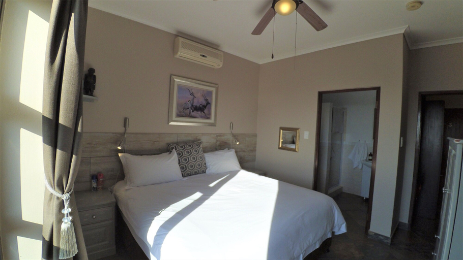 Bedroom 4, Crooked Tree Cottage, eThekwini