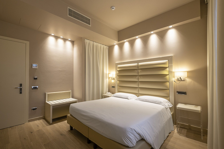 Bedroom 4, Hotel Touring, Ferrara