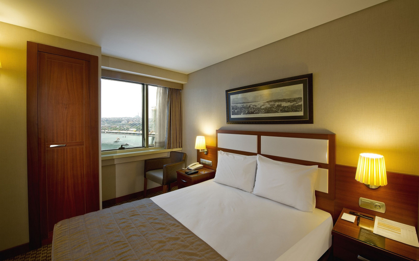 Bedroom 2, Istanbul Golden City Hotel, BeyoÄźlu