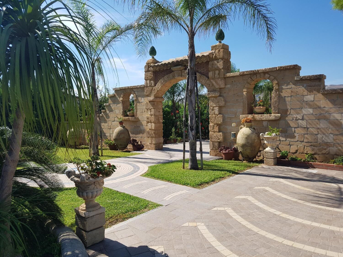 Exterior & Views 2, Ville del Papiro, Syracuse