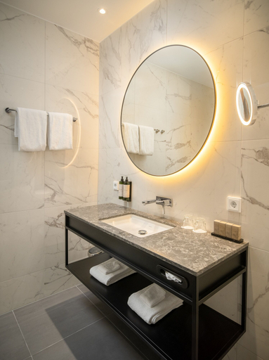 Bathroom 5, Van der Valk Hotel Hildesheim, Hildesheim