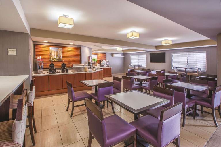 Food & Drinks 5, La Quinta Inn & Suites by Wyndham Erie, Erie