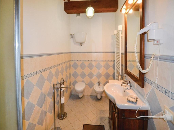 Bathroom 4, Borgo del Senatore, Arezzo