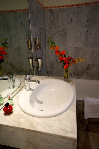 Bathroom 3, Hôtel Danemark, Paris