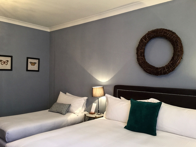 Bedroom 4, Berida Hotel, Wingecarribee