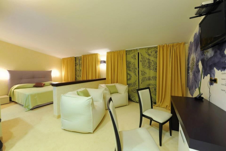 Bedroom 3, Grand Hotel Paradiso, Catanzaro