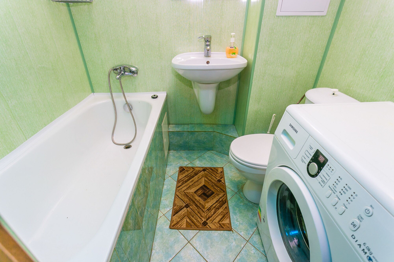 Bathroom 3, Apartment on Tryokhgorny Val, Northern
