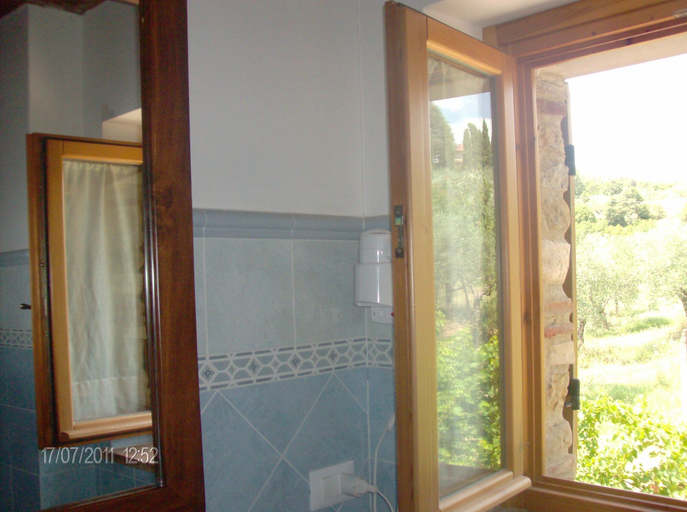 Bathroom 4, Borgo del Senatore, Arezzo