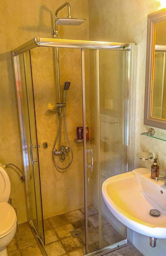 Bathroom 3, Palia Damouchari, Thessaly