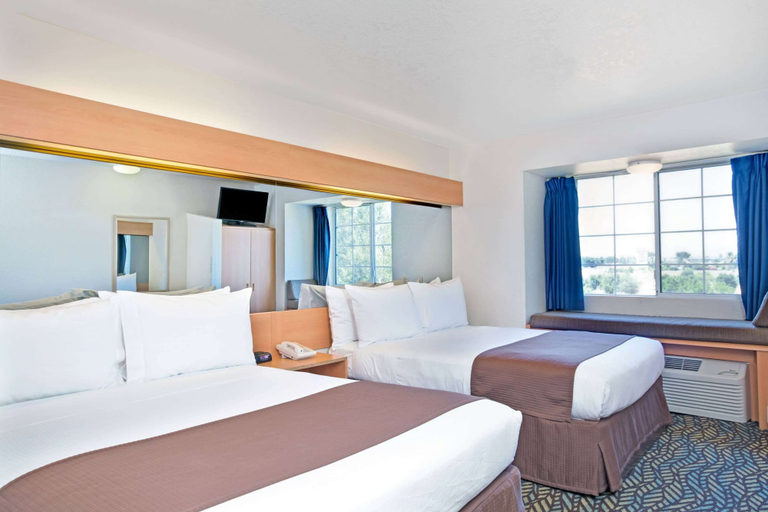 Bedroom 3, Microtel Inn & Suites by Wyndham Morgan Hill/San Jose Area, Santa Clara