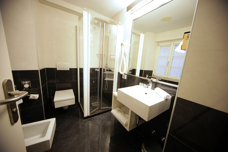 Bathroom 4, Urban Hotel Design, Trieste