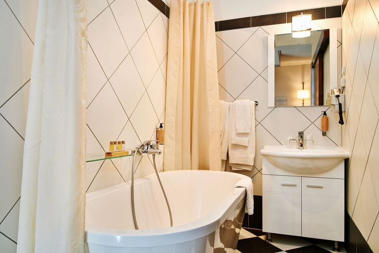 Bathroom 4, Hotel Phoenix, Zagreb