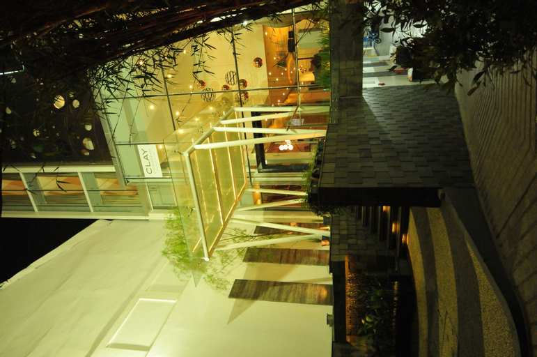 Exterior & Views 20